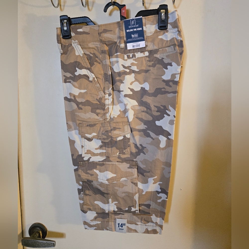 George Men's Beige Camouflage Cargo Shorts - NWT